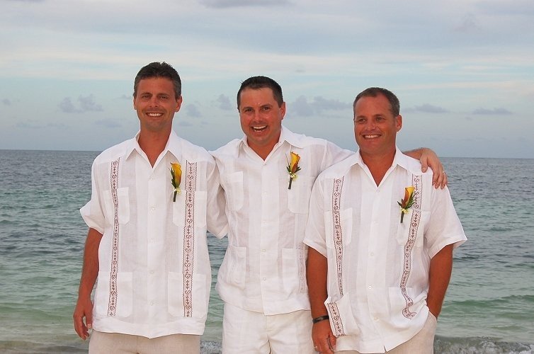 Beach Wedding Fashion: Elevate Your Look with Men’s Linen Shirts