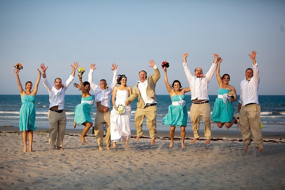 What to Wear to a Beach Wedding: A Men’s Guide to Nailing the Dress Code